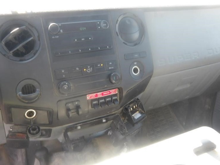 2012-ford-f550-image-22