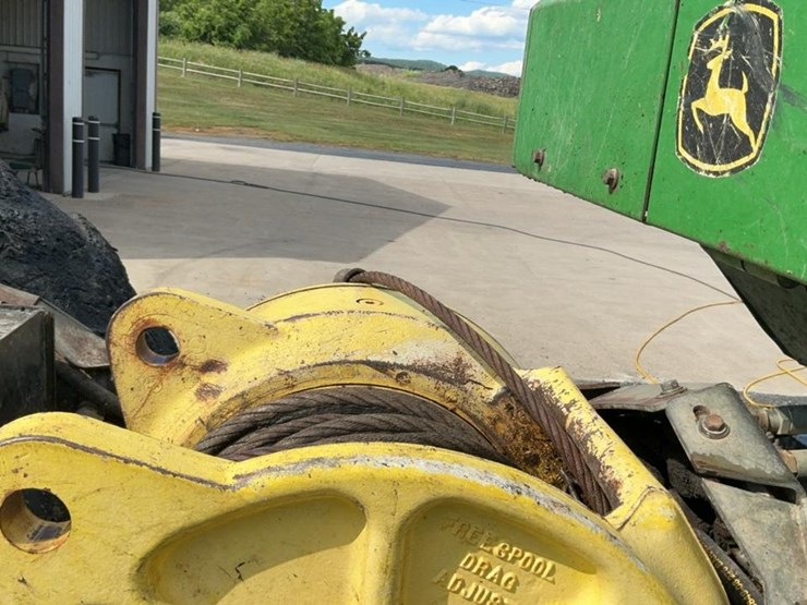 2012-deere-848h-image-45