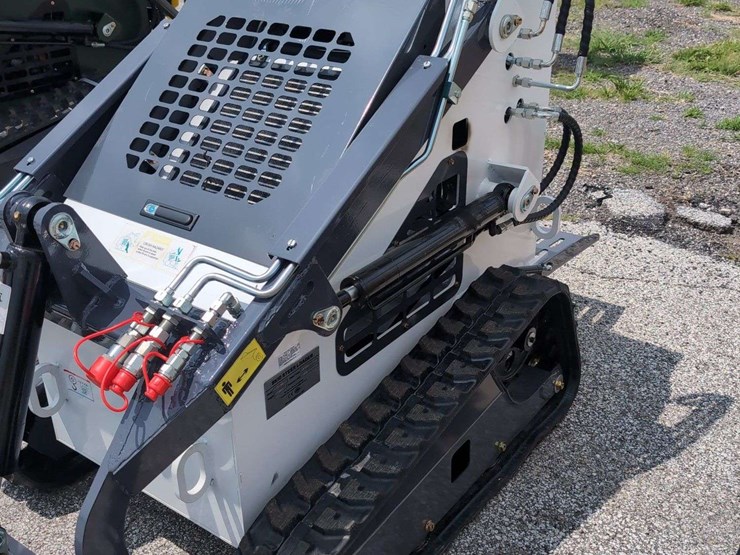zjg-mini-skid-steer-loader-zj-380-(white)---15hp-image-6