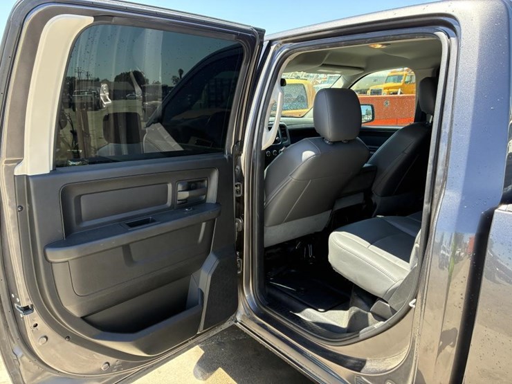 2016-dodge-ram-1500-image-12