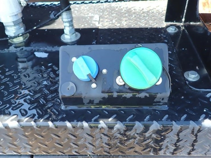 2011-ford-f550-image-6