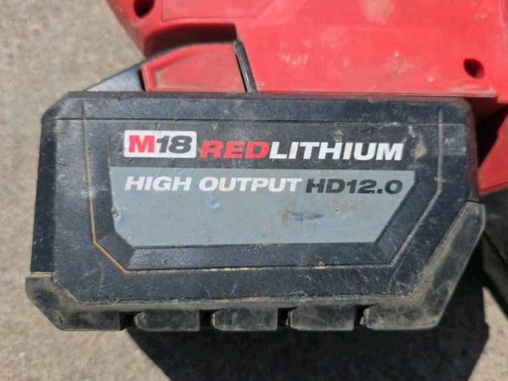 #112-•-milwaukee-1-3/4"-cordless-rotary-hammer-image-9