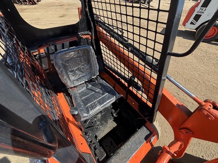 toyota-3sdk-skid-steer-loader-image-18