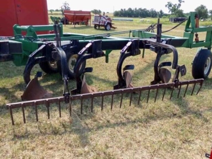 blanchard-7-bottom-mo-board-plow-image-4