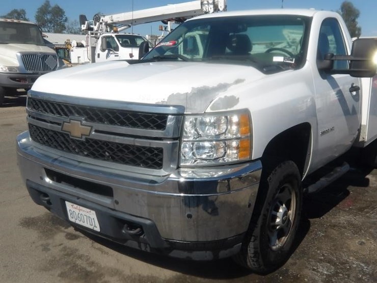 2011-chevrolet-silverado-2500-image-1