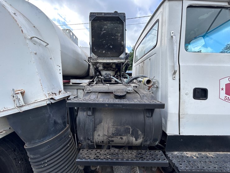 1995-ford-l7000-image-24