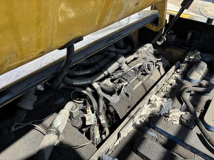 2011-yale-erp040vtn36tf082-forklift-image-14