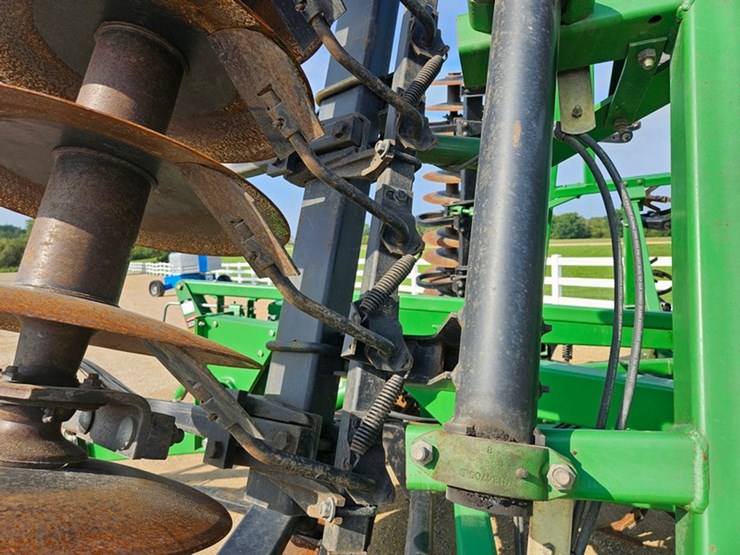 john-deere-726-image-32