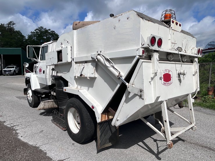 1995-ford-l7000-image-5