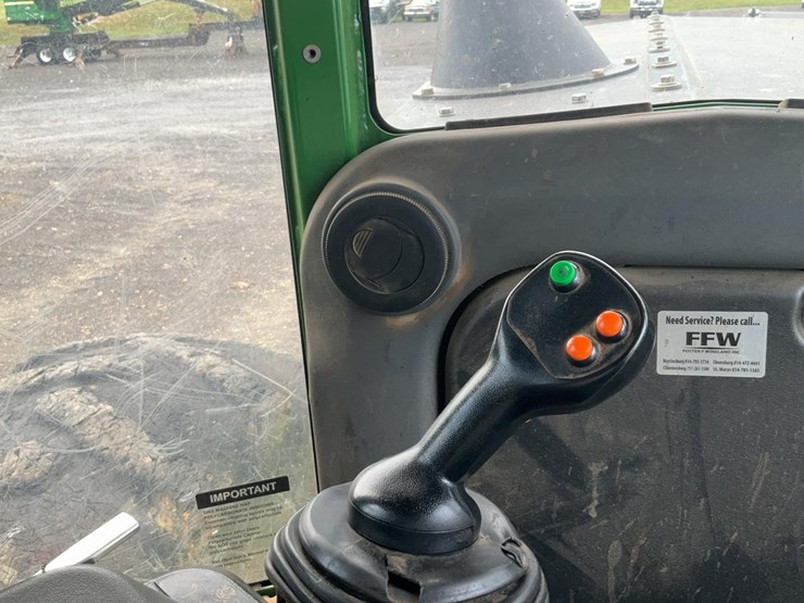 2019-deere-848l-image-78