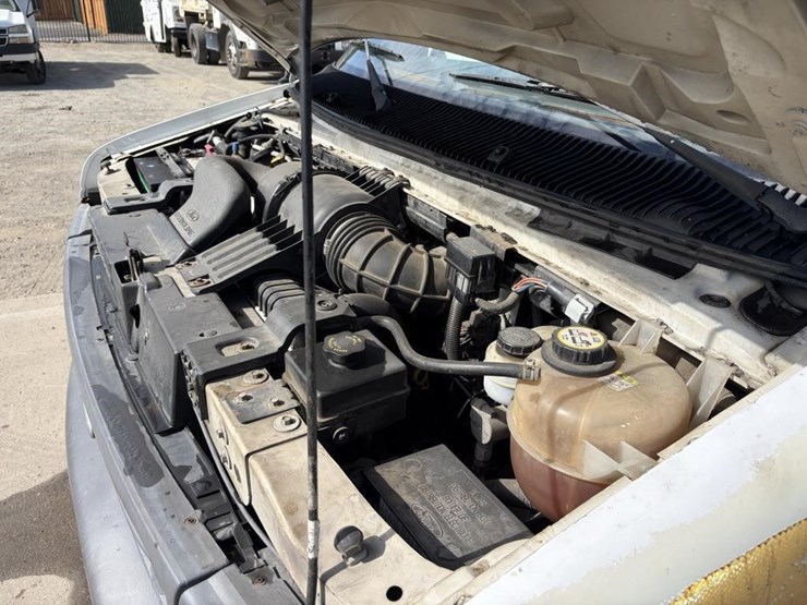 2006-ford-e350-image-9