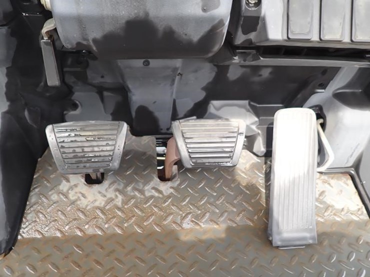 2003-toyota-7fdu25-image-22