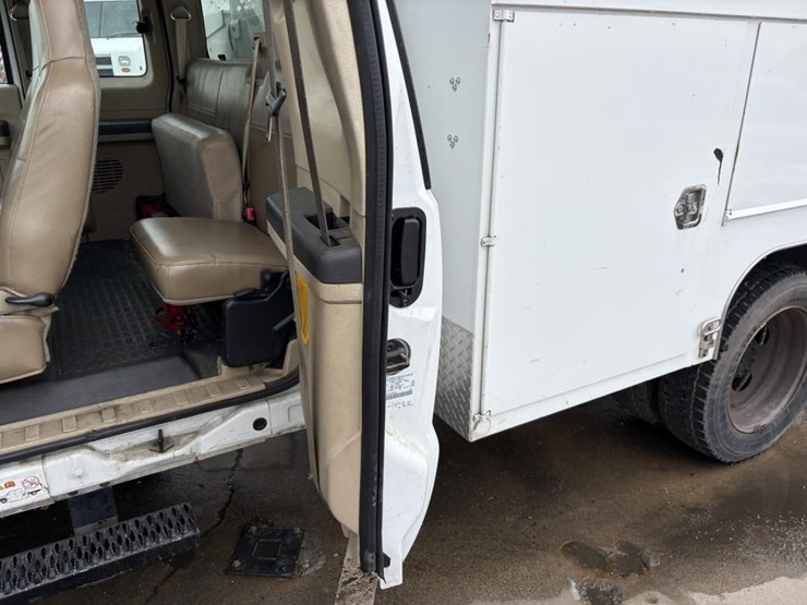 2010-ford-f450-image-15