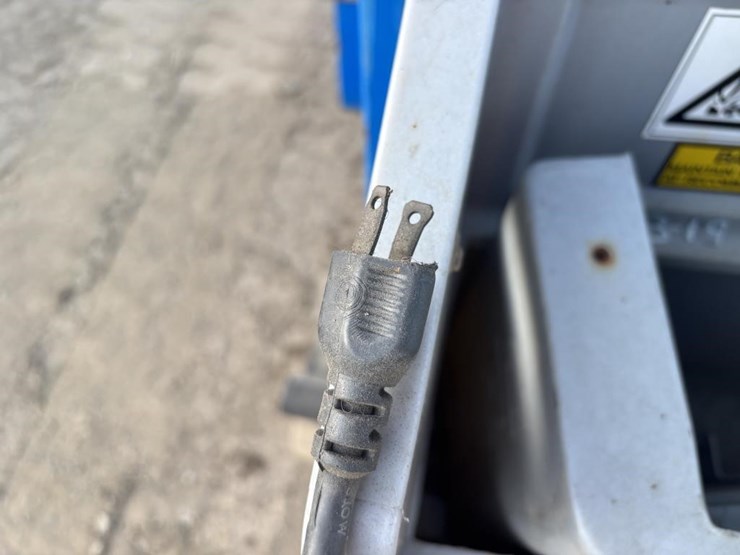 upright-068002-101-man-lift-image-8