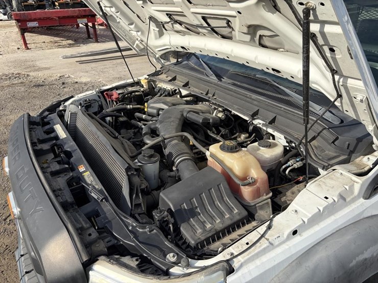 2011-ford-f550-image-7