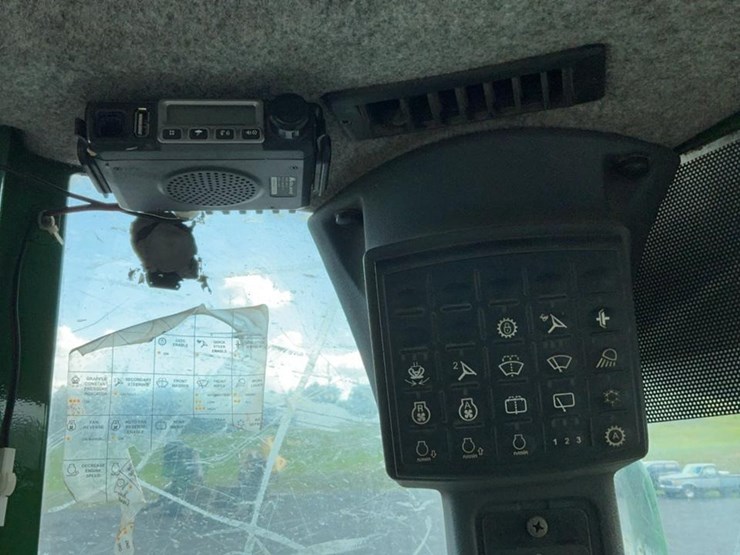 2012-deere-848h-image-92