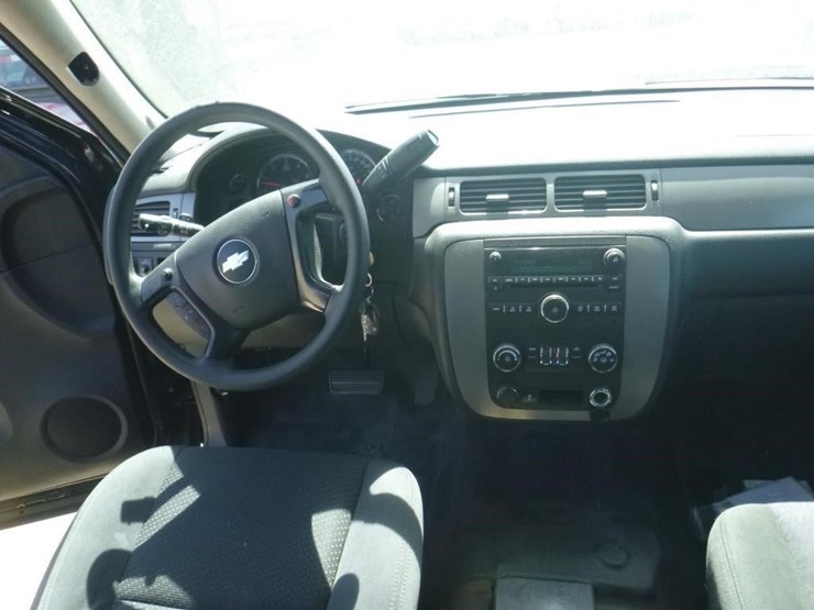 2013-chevrolet-tahoe-image-9