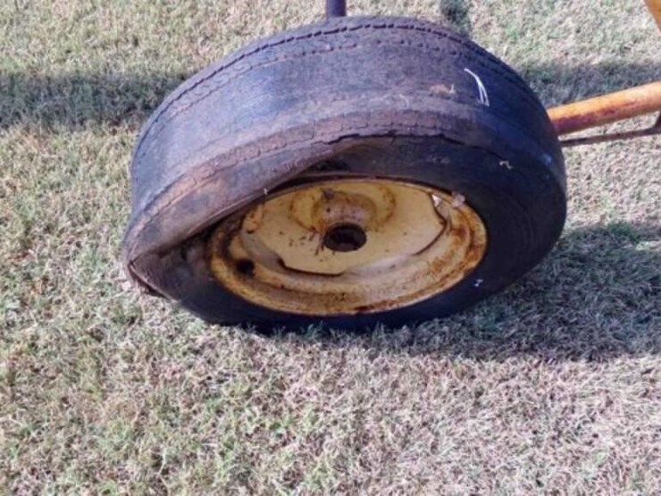 32'-speed-king-grain-auger,-gas-motor,-as-is-image-5