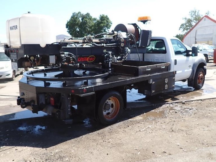 2011-ford-f550-image-3