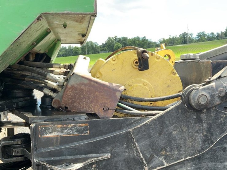 2012-deere-848h-image-48