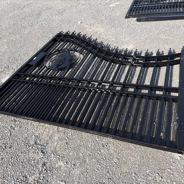 #92 • 16’ BI PARTING ENTRY GATE