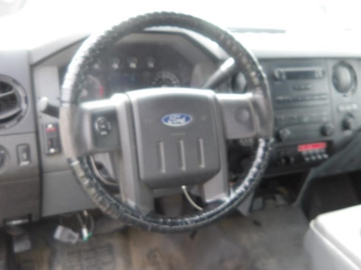 2011-ford-f550-image-18
