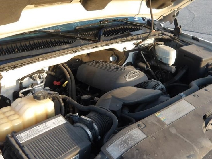 2005-chevrolet-silverado-2500-image-9