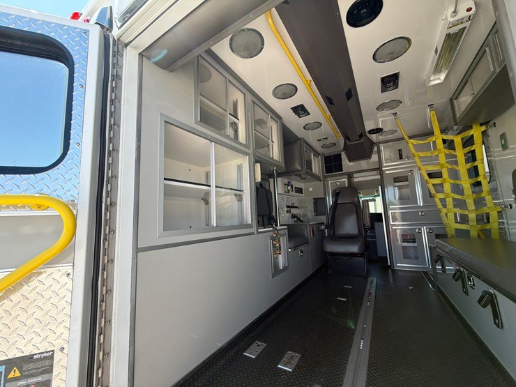 2013-chevrolet-express-3500-image-12