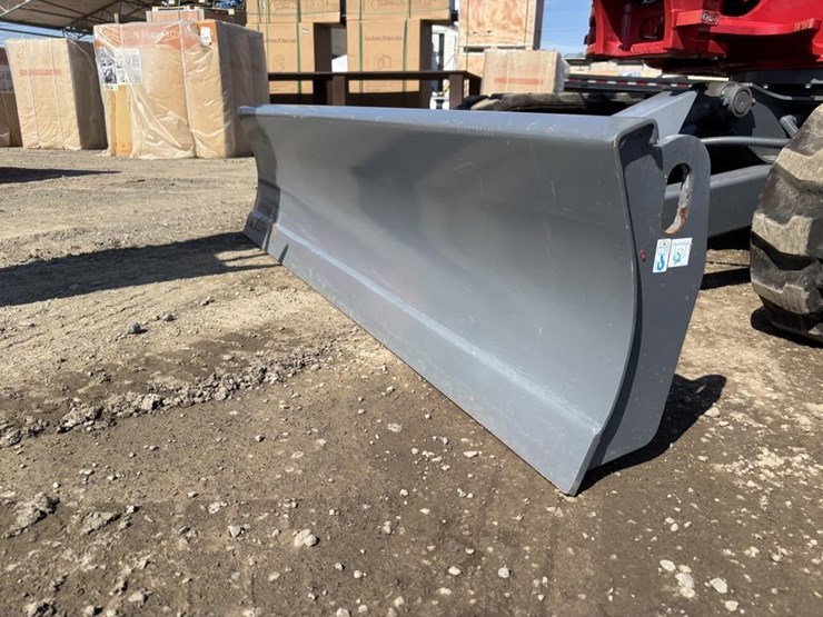 2022-takeuchi-tb235-2-image-9