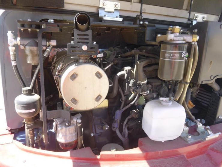 2024-takeuchi-tb257fr-image-19