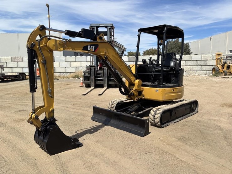 caterpillar-303.5-image-1