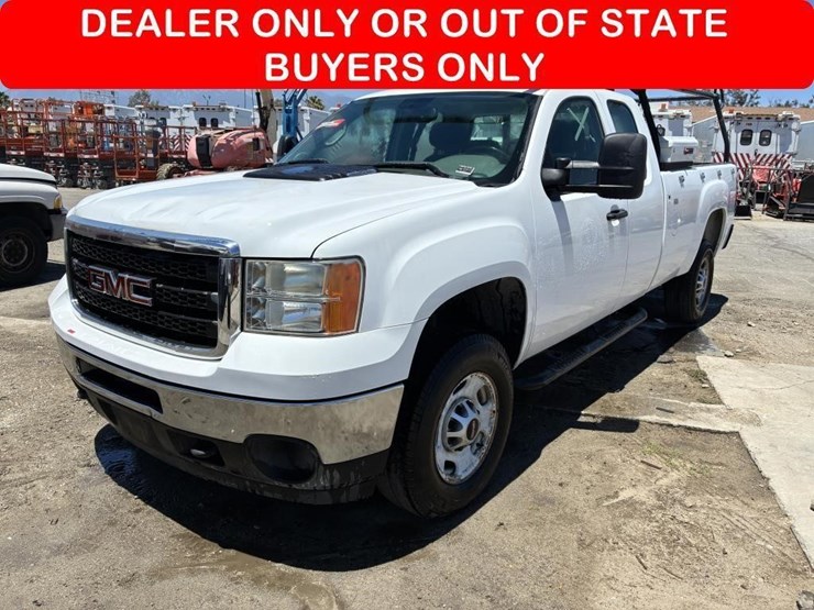 2012-gmc-sierra-2500hd-image-1