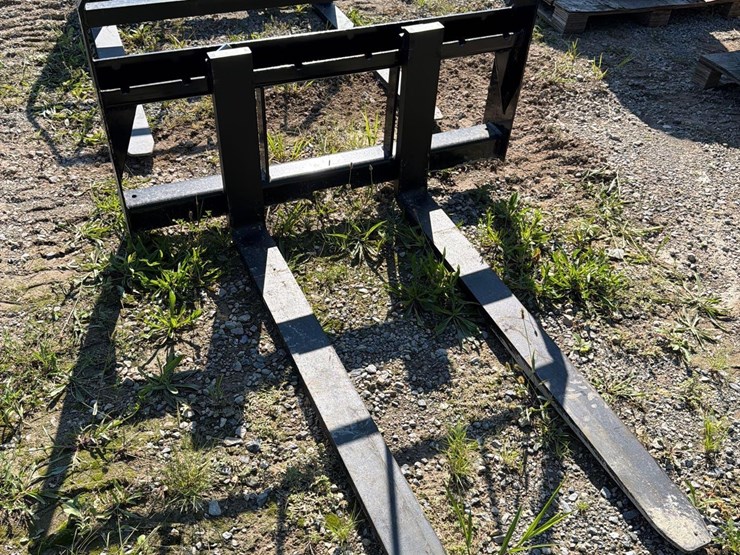 unused-48"-kivel-3,500lb-quick-attach-pallet-forks-image-1