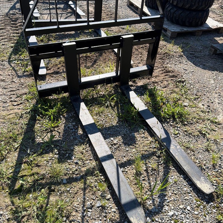 Unused 48" Kivel 3,500lb Quick Attach Pallet Forks