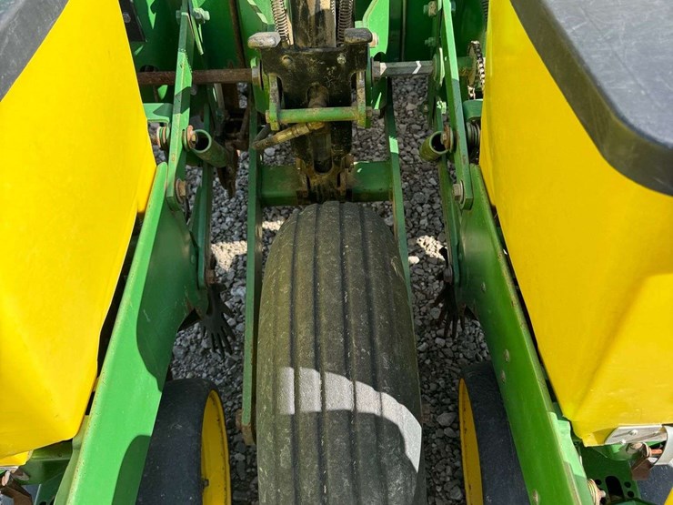 john-deere-7200-image-43