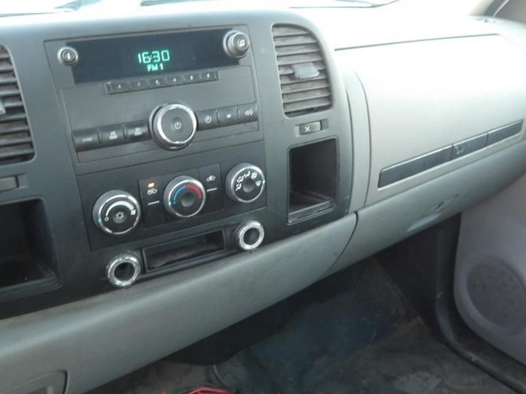2009-chevrolet-silverado-2500-image-17