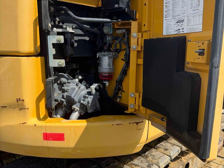 2015-deere-75g-image-13