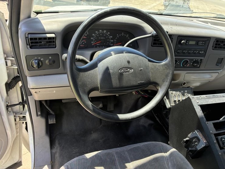 2001-ford-f550-image-23