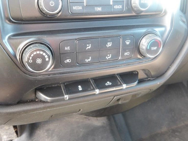 2016-chevrolet-silverado-2500-image-22