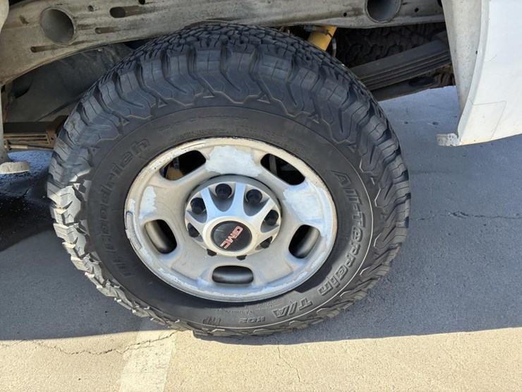 2012-gmc-sierra-2500-image-5