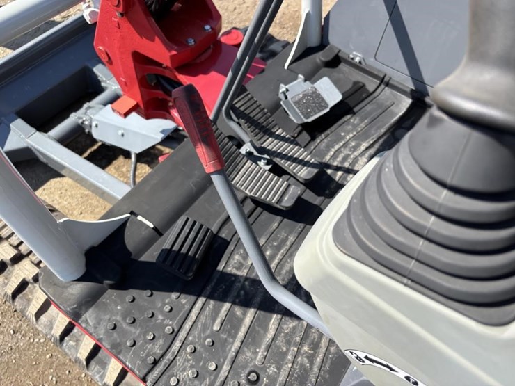 2022-takeuchi-tb235-2-image-30