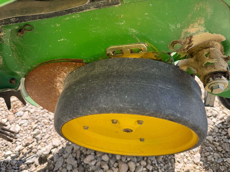 john-deere-7200-image-12