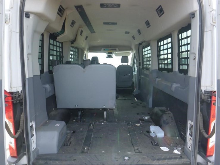 2017-ford-transit-image-8