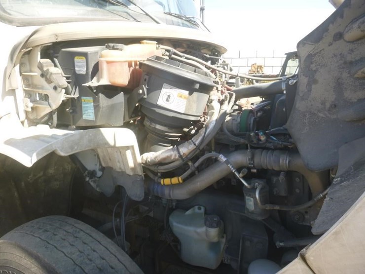 2017-freightliner-m2-street-sweeper-image-22