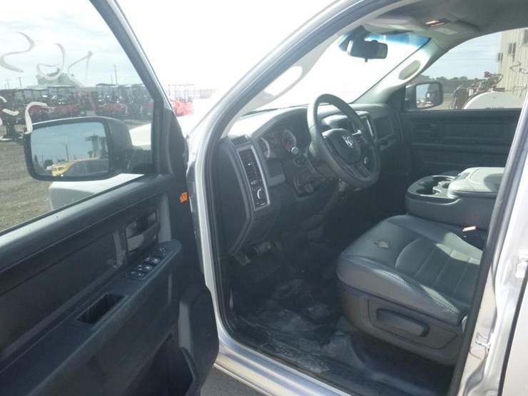 2016-dodge-1500-image-5