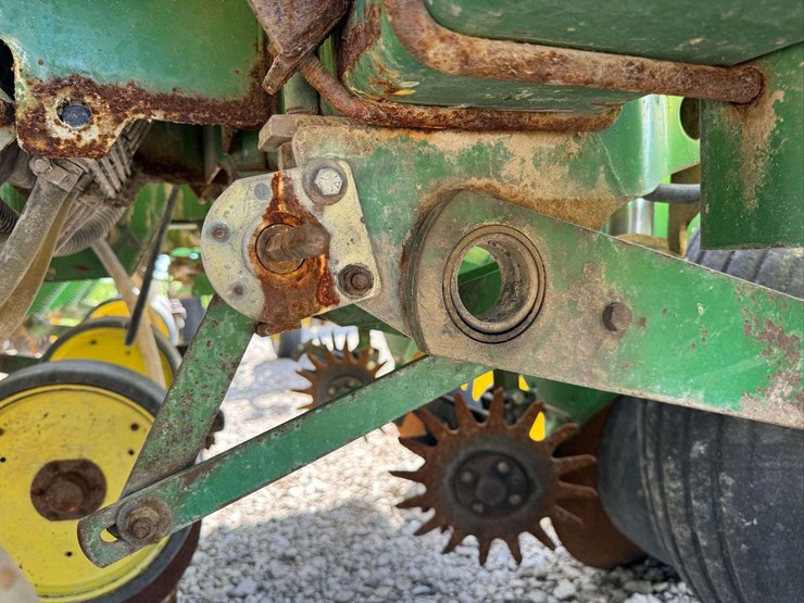john-deere-7200-image-53