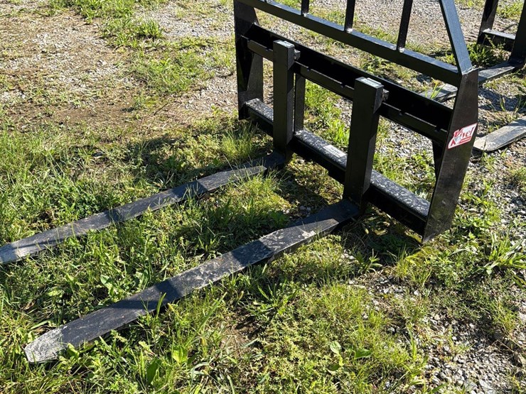 unused-48"-kivel-3,500lb-quick-attach-pallet-forks-image-1