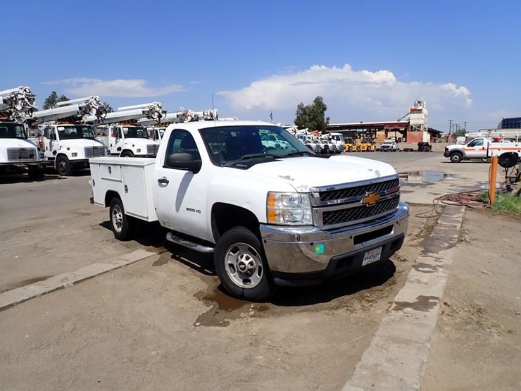2012-chevrolet-silverado-2500-image-2