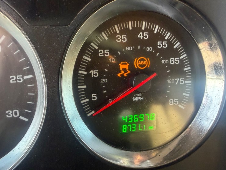 2013-kenworth-t800-image-31