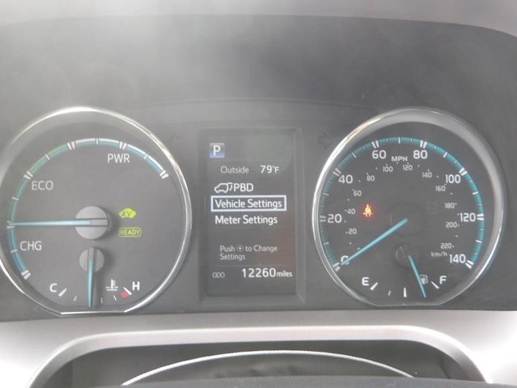2016-toyota-rav4-image-17